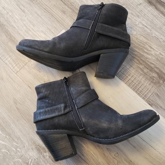 Ruff Hewn Dikson Black Buckled Ankle Boot - Picture 4 of 12